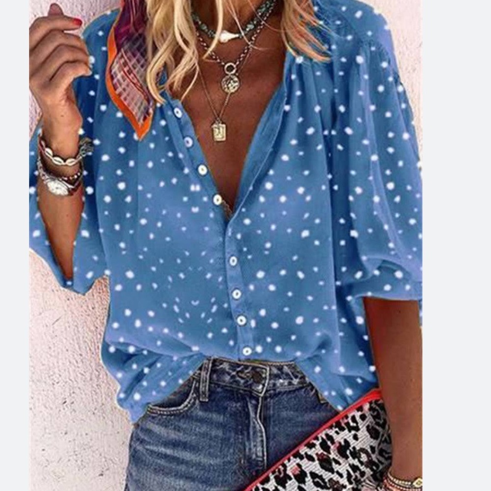 BRAND NEW WITH TAGS Vici button down blouse.